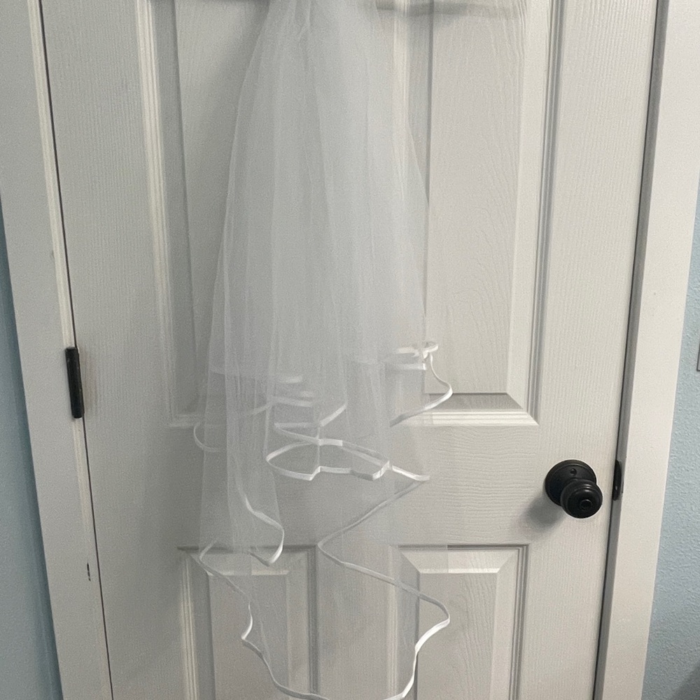 White Bridal Veil
